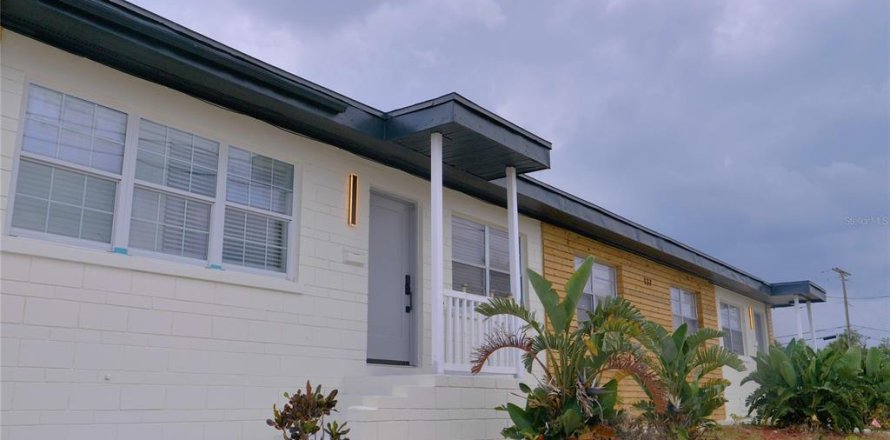 Dúplex en Daytona Beach, Florida 3 dormitorios, 170.01 m2 № 2329821