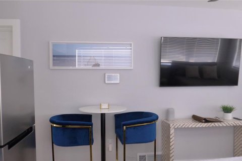 Dúplex en venta en Daytona Beach, Florida, 3 dormitorios, 170.01 m2 № 2329821 - foto 12