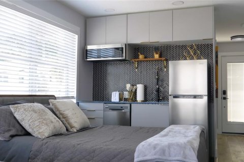 Dúplex en venta en Daytona Beach, Florida, 3 dormitorios, 170.01 m2 № 2329821 - foto 5