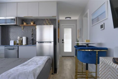Dúplex en venta en Daytona Beach, Florida, 3 dormitorios, 170.01 m2 № 2329821 - foto 6