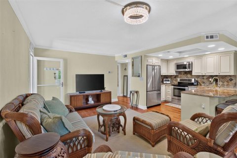 Condo in Safety Harbor, Florida, 1 bedroom № 2156724 - photo 11