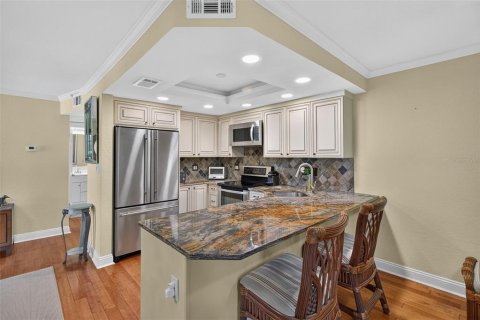 Condo in Safety Harbor, Florida, 1 bedroom № 2156724 - photo 12