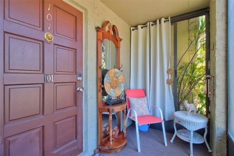 Condo in Safety Harbor, Florida, 1 bedroom № 2156724 - photo 7