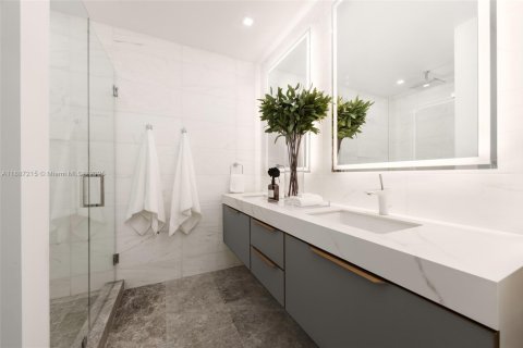 Condo in Key Biscayne, Florida, 3 bedrooms  № 1941672 - photo 12
