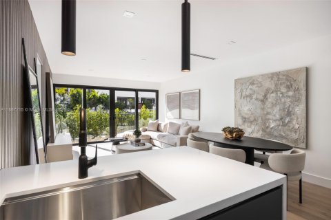 Condo in Key Biscayne, Florida, 3 bedrooms  № 1941672 - photo 6