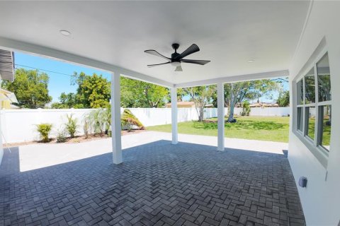 Villa ou maison à vendre à Saint Petersburg, Floride: 3 chambres, 178.47 m2 № 2147618 - photo 8