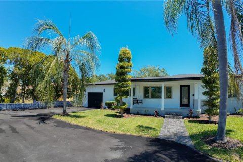 Villa ou maison à vendre à Saint Petersburg, Floride: 3 chambres, 178.47 m2 № 2147618 - photo 5