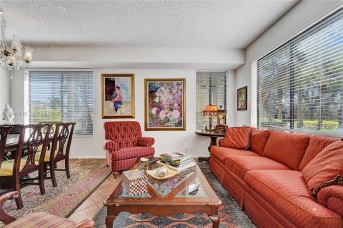 Снять в аренду таунхаус в Плантация, Флорида 3 спальни, 137.5м2, № 2042919 - фото 10