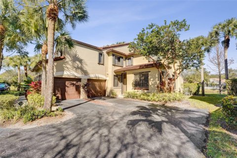 Снять в аренду таунхаус в Плантация, Флорида 3 спальни, 137.5м2, № 2042919 - фото 4