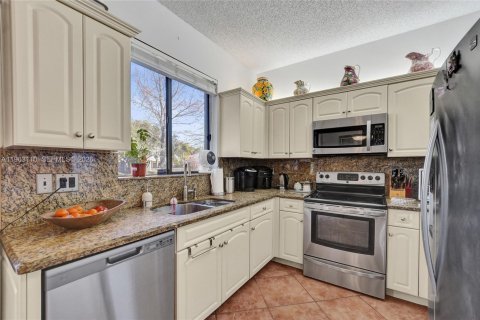 Снять в аренду таунхаус в Плантация, Флорида 3 спальни, 137.5м2, № 2042919 - фото 19