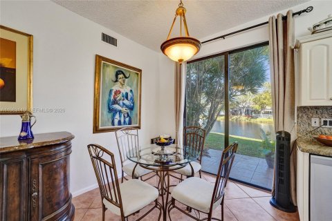 Снять в аренду таунхаус в Плантация, Флорида 3 спальни, 137.5м2, № 2042919 - фото 16