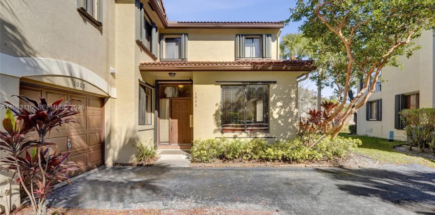 Таунхаус в Плантация, Флорида 3 спальни, 137.5м2 № 2042919