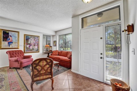 Снять в аренду таунхаус в Плантация, Флорида 3 спальни, 137.5м2, № 2042919 - фото 8