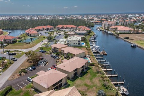 Copropriété à vendre à Punta Gorda, Floride: 2 chambres, 76.74 m2 № 2101372 - photo 11