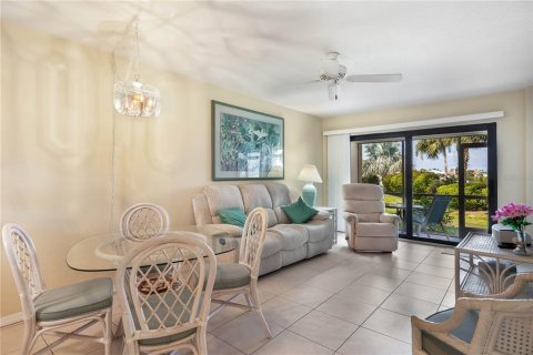 Copropriété à vendre à Punta Gorda, Floride: 2 chambres, 76.74 m2 № 2101372 - photo 17