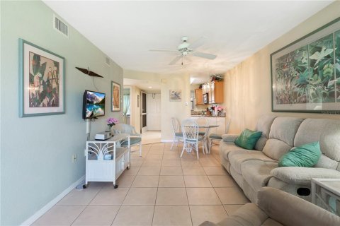 Copropriété à vendre à Punta Gorda, Floride: 2 chambres, 76.74 m2 № 2101372 - photo 3