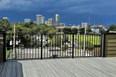 House in Terraces at San Marco in Jacksonville, Florida 3 bedrooms, 171.31 sq.m. № 767204 - photo 1