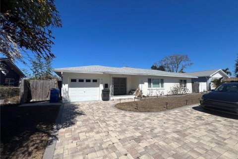 Casa en Saint Petersburg, Florida 3 dormitorios, 148.09 m2 № 2223678
