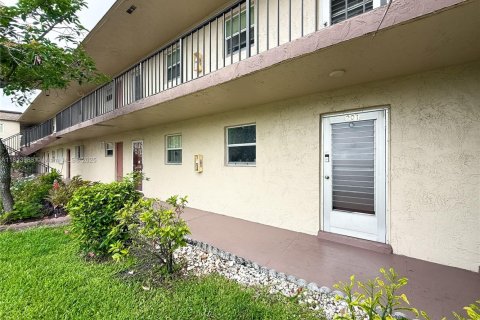 Condominio en venta en Palm Springs, Florida, 1 dormitorio, 73.39 m2 № 1762980 - foto 6