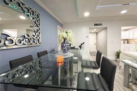 Condominio en venta en Palm Springs, Florida, 1 dormitorio, 73.39 m2 № 1762980 - foto 27