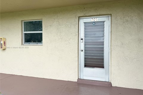 Condominio en venta en Palm Springs, Florida, 1 dormitorio, 73.39 m2 № 1762980 - foto 7