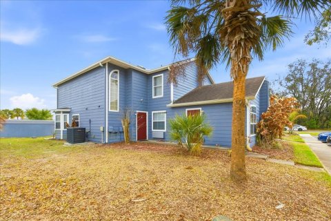 Townhouse in Davenport, Florida 4 bedrooms, 162.39 sq.m. № 2226619