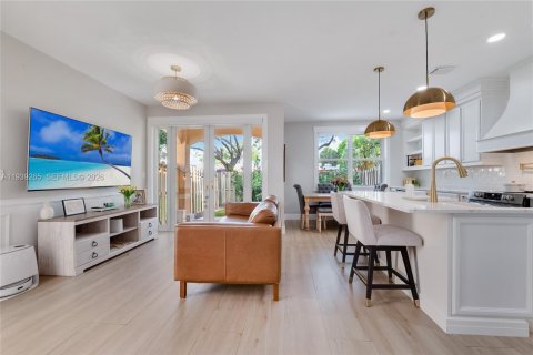 Touwnhouse à vendre à Miami, Floride: 3 chambres, 138.52 m2 № 1996962 - photo 4