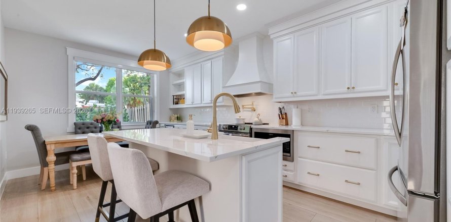 Touwnhouse à Miami, Floride 3 chambres, 138.52 m2 № 1996962