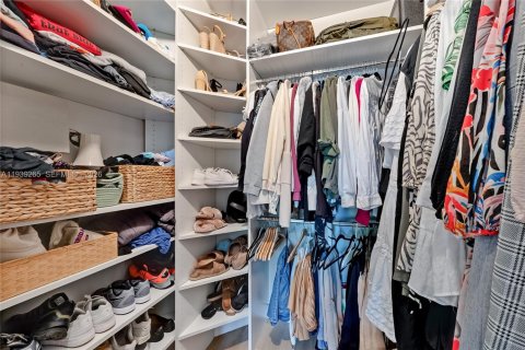 Touwnhouse à vendre à Miami, Floride: 3 chambres, 138.52 m2 № 1996962 - photo 10