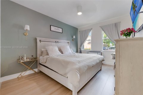 Touwnhouse à vendre à Miami, Floride: 3 chambres, 138.52 m2 № 1996962 - photo 9