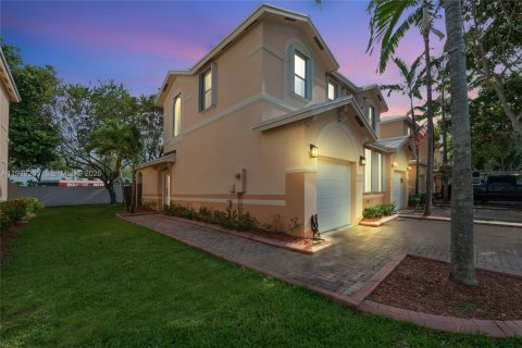 Touwnhouse à vendre à Miami, Floride: 3 chambres, 138.52 m2 № 1996962 - photo 19