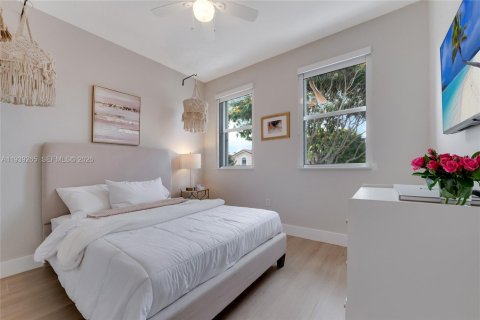 Touwnhouse à vendre à Miami, Floride: 3 chambres, 138.52 m2 № 1996962 - photo 13