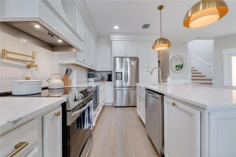 Touwnhouse à vendre à Miami, Floride: 3 chambres, 138.52 m2 № 1996962 - photo 7