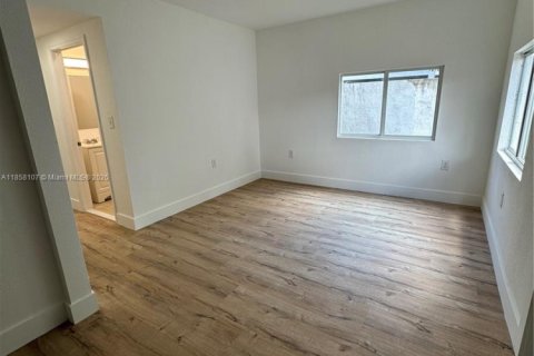 Immobilier commercial à vendre à Miami, Floride: 280.66 m2 № 1889038 - photo 9