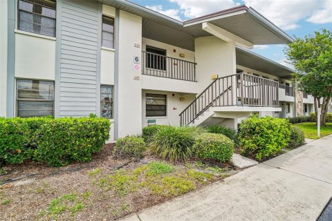 Condo in Saint Petersburg, Florida, 2 bedrooms № 2157914 - photo 4