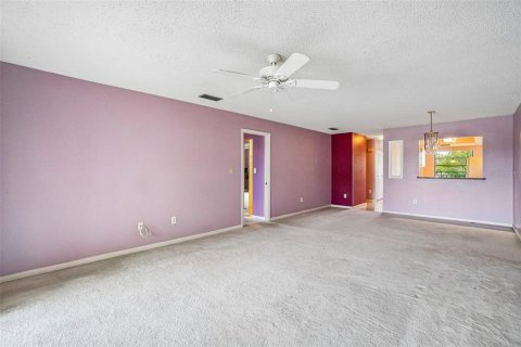 Condo in Saint Petersburg, Florida, 2 bedrooms № 2157914 - photo 12