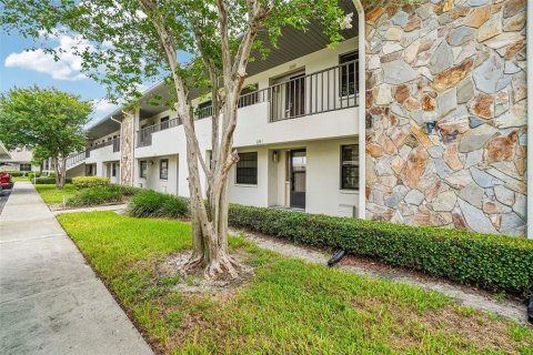 Condo in Saint Petersburg, Florida, 2 bedrooms № 2157914 - photo 5
