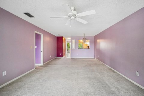 Condo in Saint Petersburg, Florida, 2 bedrooms № 2157914 - photo 13