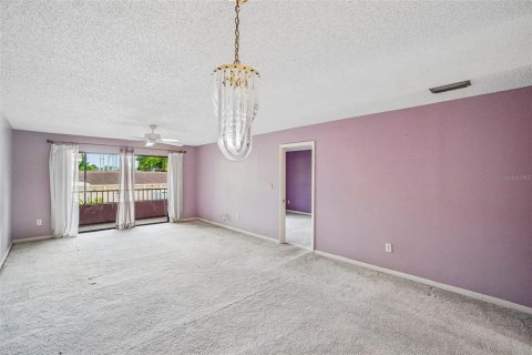 Condo in Saint Petersburg, Florida, 2 bedrooms № 2157914 - photo 9