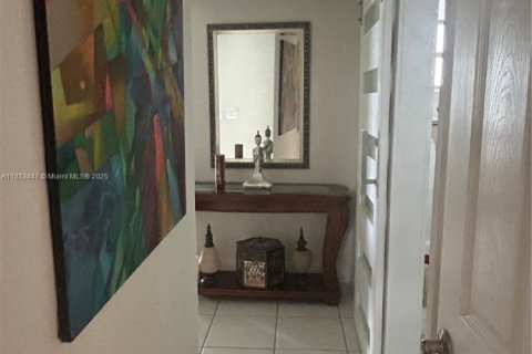 Снять в аренду кондоминиум в Майами, Флорида 2 спальни, 87.33м2, № 1938255 - фото 12