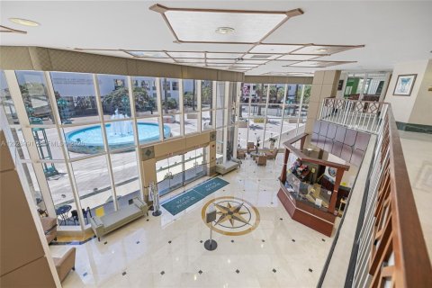 Commercial property in Fort Lauderdale, Florida № 2186985 - photo 12