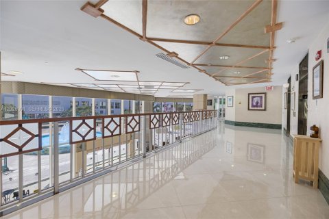 Commercial property in Fort Lauderdale, Florida № 2186985 - photo 15