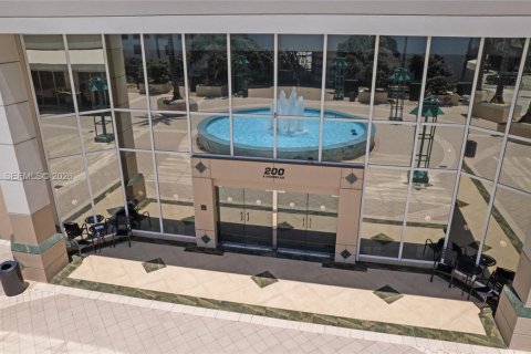 Commercial property in Fort Lauderdale, Florida № 2186985 - photo 10