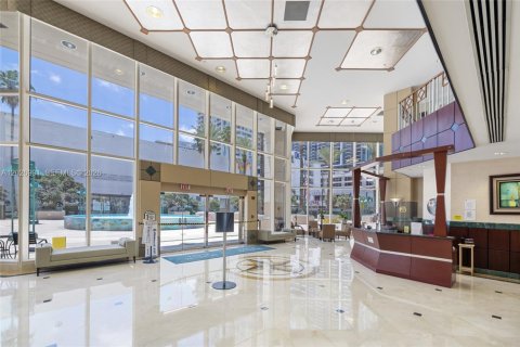 Commercial property in Fort Lauderdale, Florida № 2186985 - photo 11