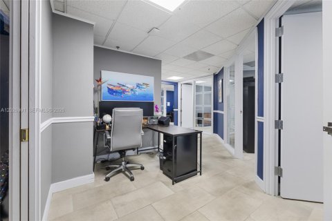 Commercial property in Fort Lauderdale, Florida № 2186985 - photo 24