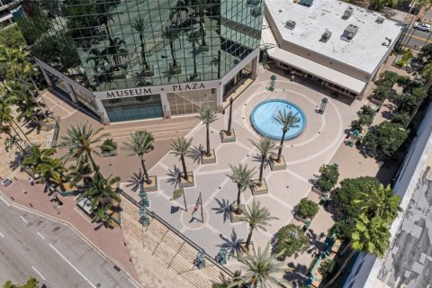 Commercial property in Fort Lauderdale, Florida № 2186985 - photo 9