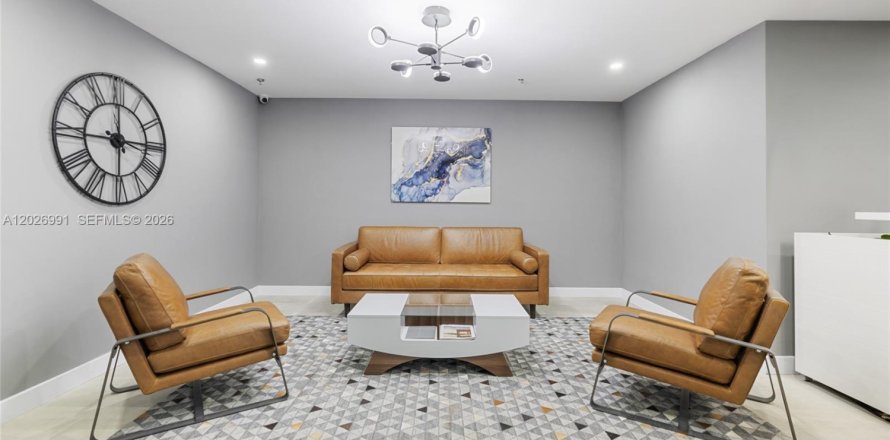 Commercial property in Fort Lauderdale, Florida № 2186985