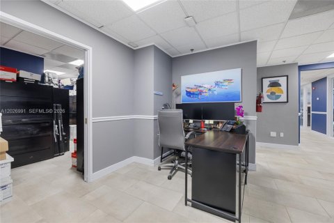Commercial property in Fort Lauderdale, Florida № 2186985 - photo 25