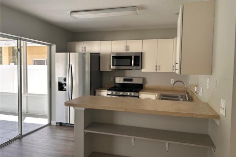 Casa en venta en Fish Hawk, Florida, 4 dormitorios, 137.68 m2 № 1832797 - foto 4