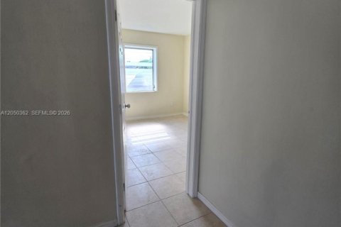Villa ou maison à louer à Hallandale Beach, Floride: 1 chambre, 128.76 m2 № 2193517 - photo 10